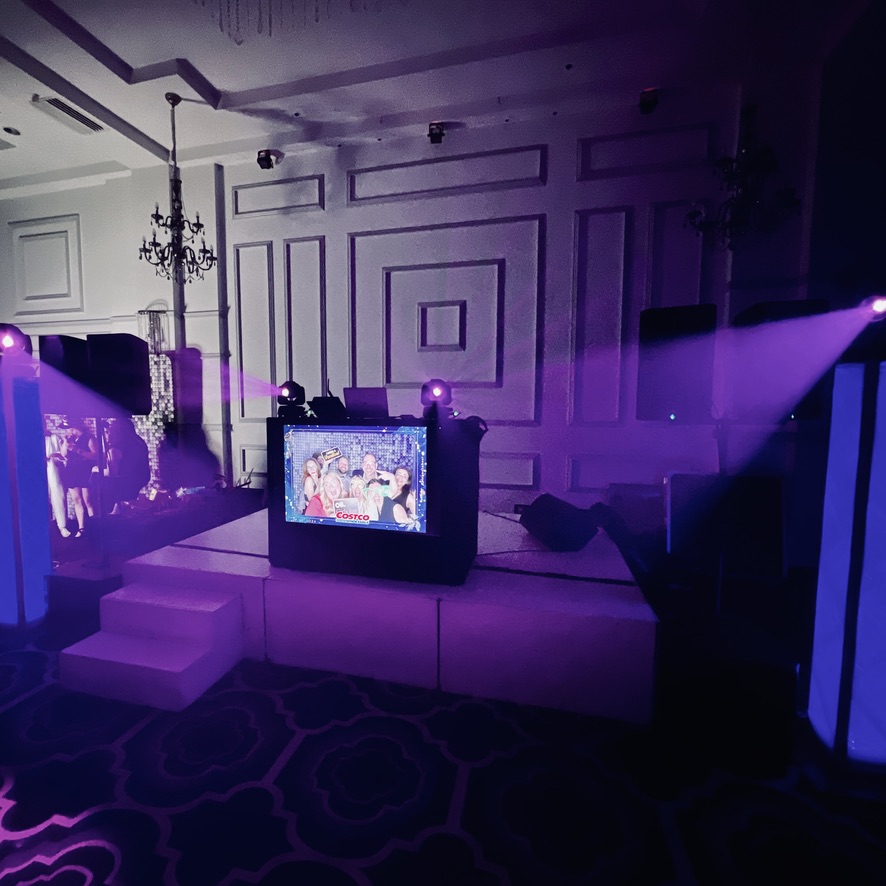 DJ + Photobooth — installation DJ pour événement corporatif