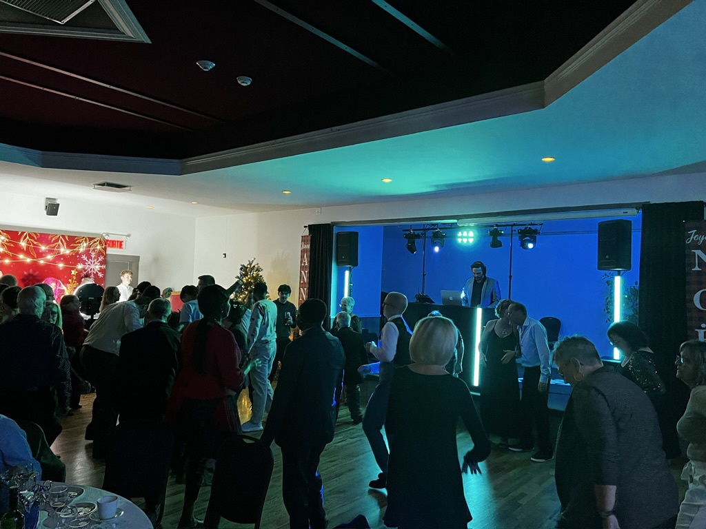 Piste de danse pendant un événement corporatif — 2