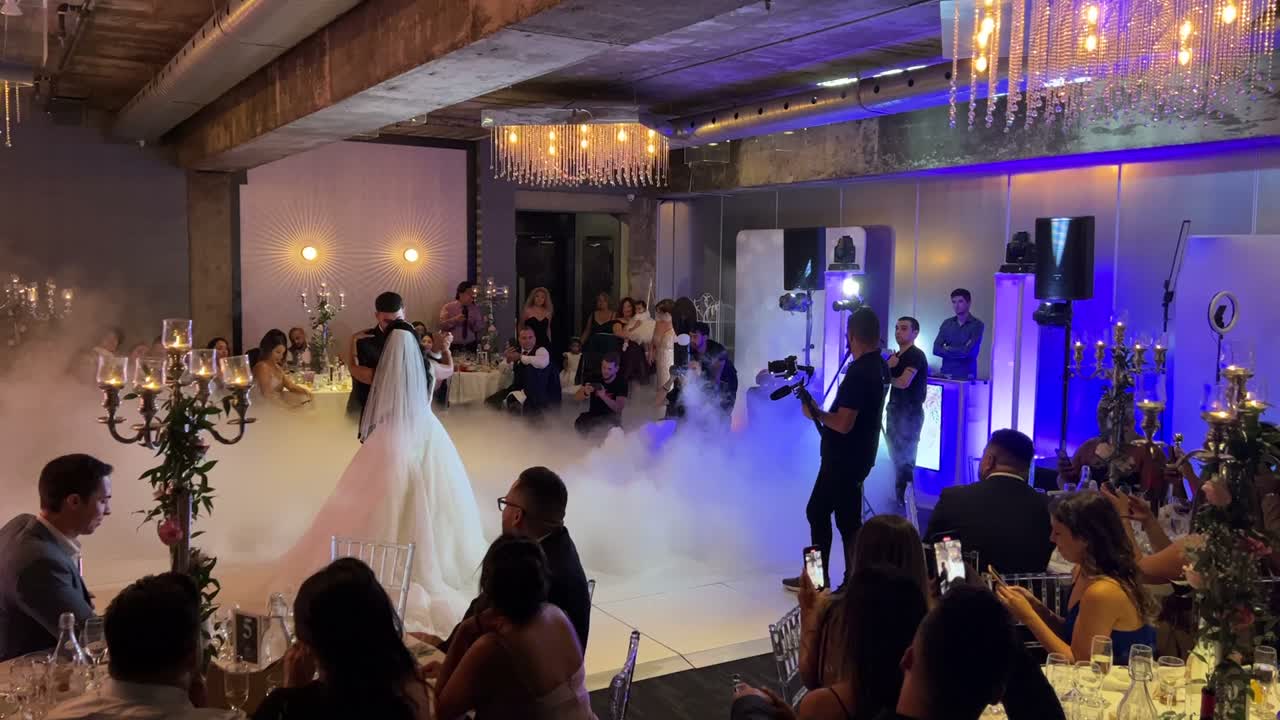Danse sur les nuages — Dry Ice pour la première danse — autorisation requise